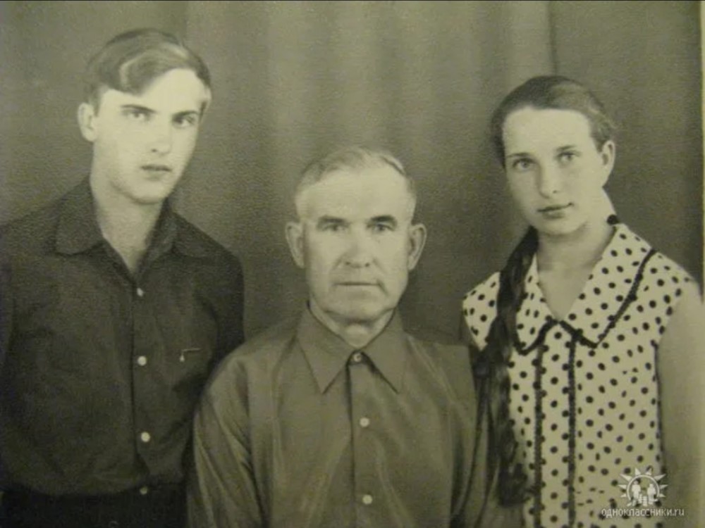 1970 год. С внуком Виталием и внучкой Мариной