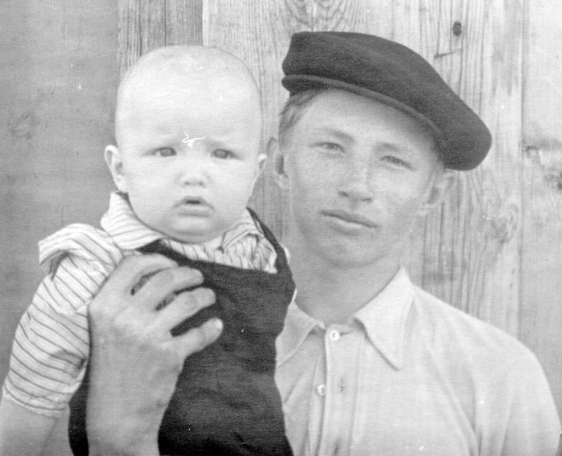 С племянником Витей Романовым, 1958г