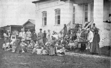 Открытие яслей в селе Визинга. 1903 год 