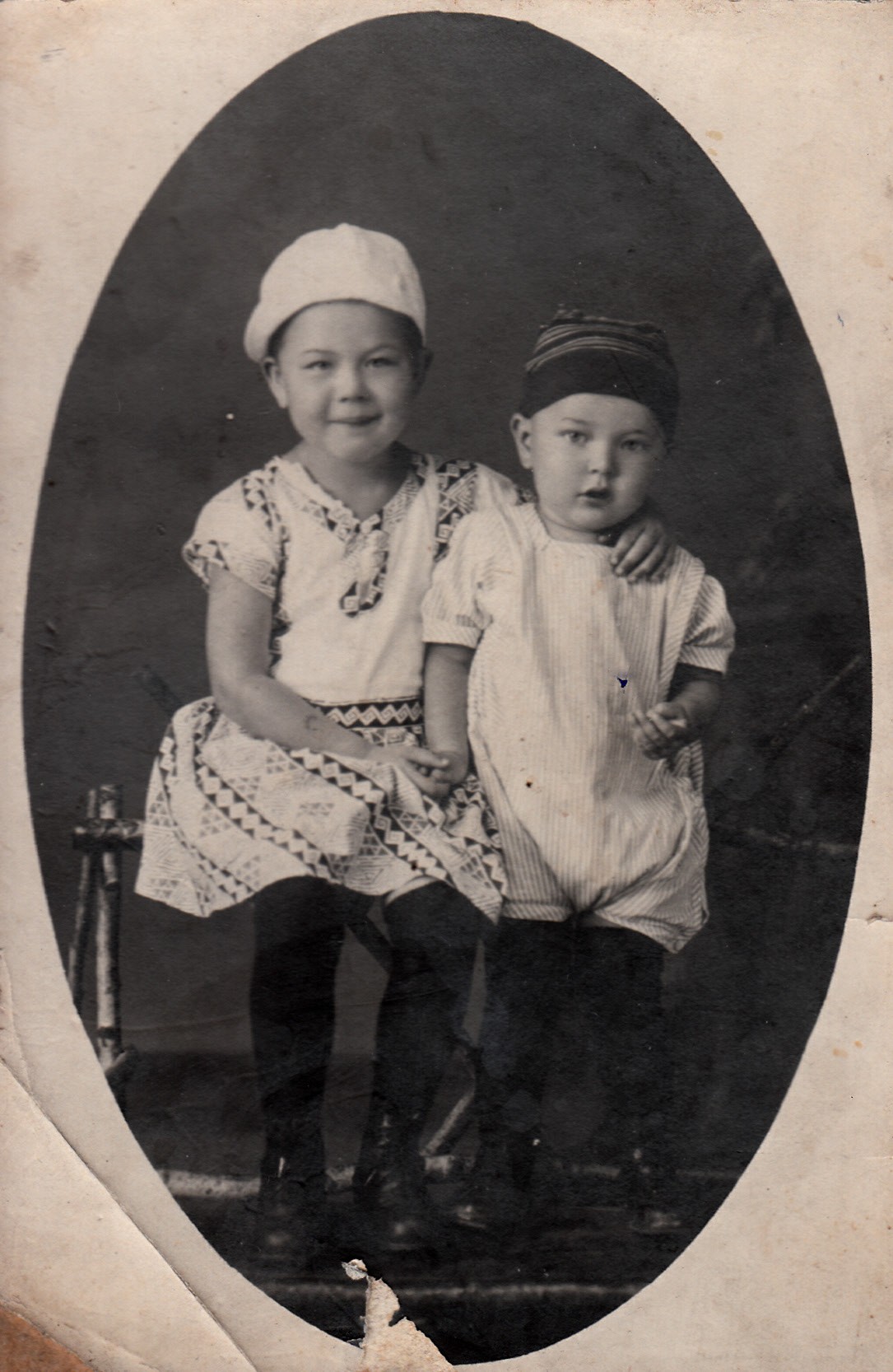 Флоренские Тома и Геля, август 1926 года