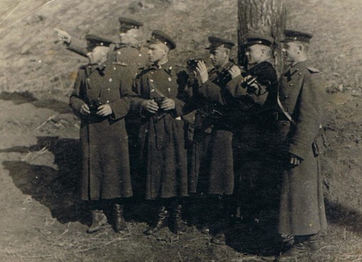 Родин Александр с сослуживцами, 1943 год 