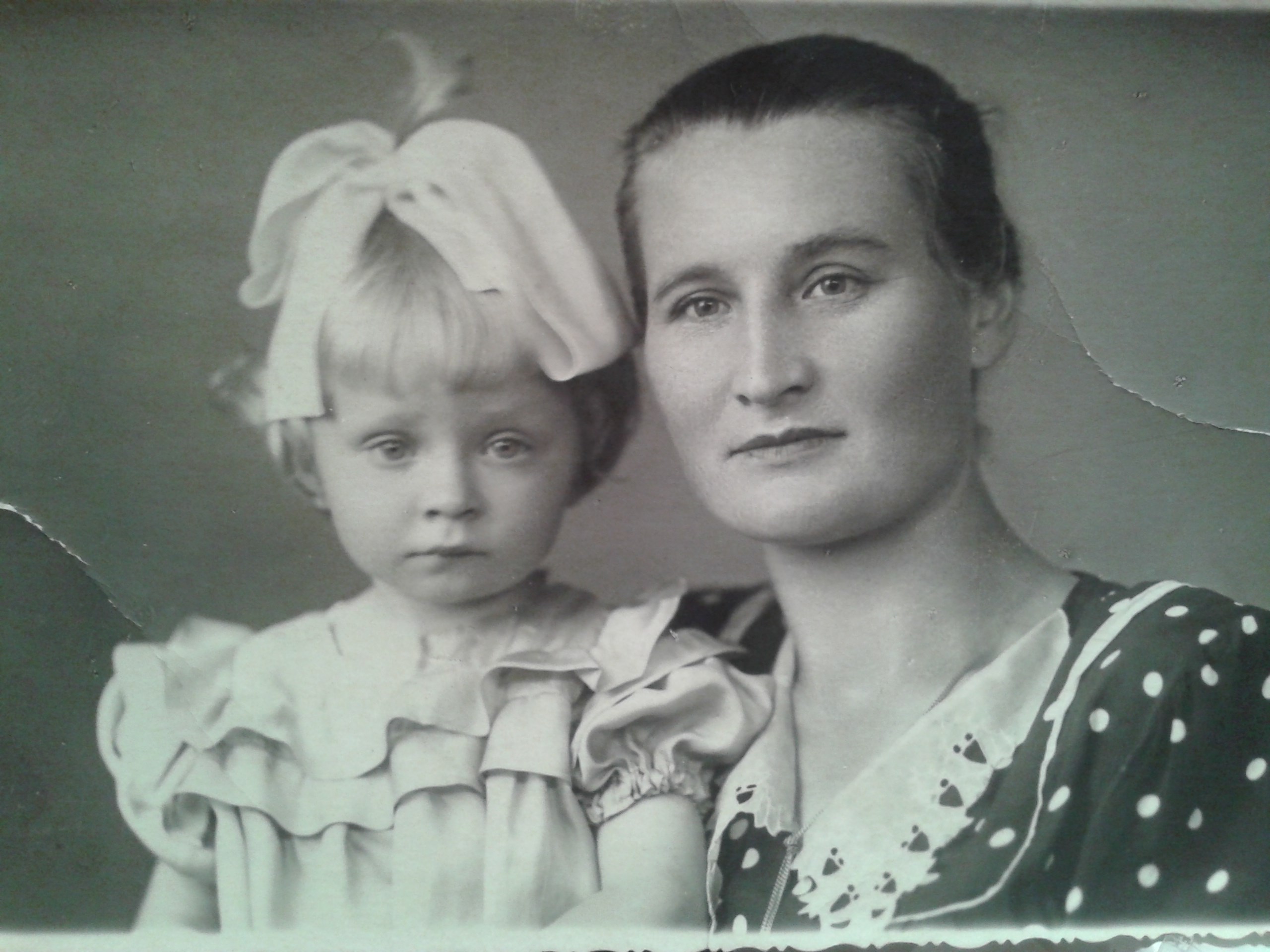 Кудина Лидия Ивановна (жена Кудина М. А.) и их дочь