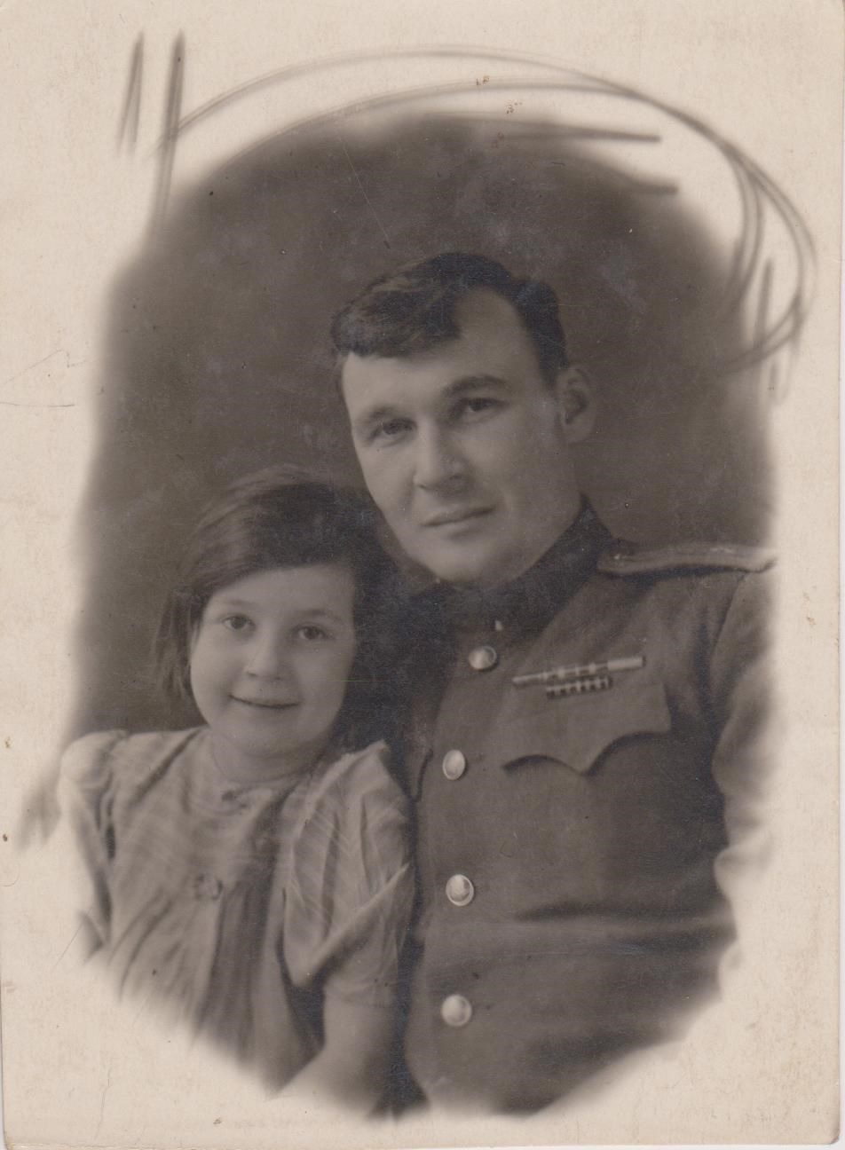 Клыков Н. А. с дочерью Светланой 27.01.1947