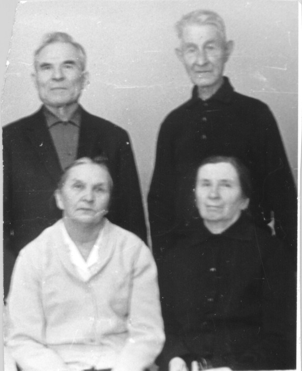 Варфоломей Агапитович и его ученики,   г.Сыктывкар, 1976г.