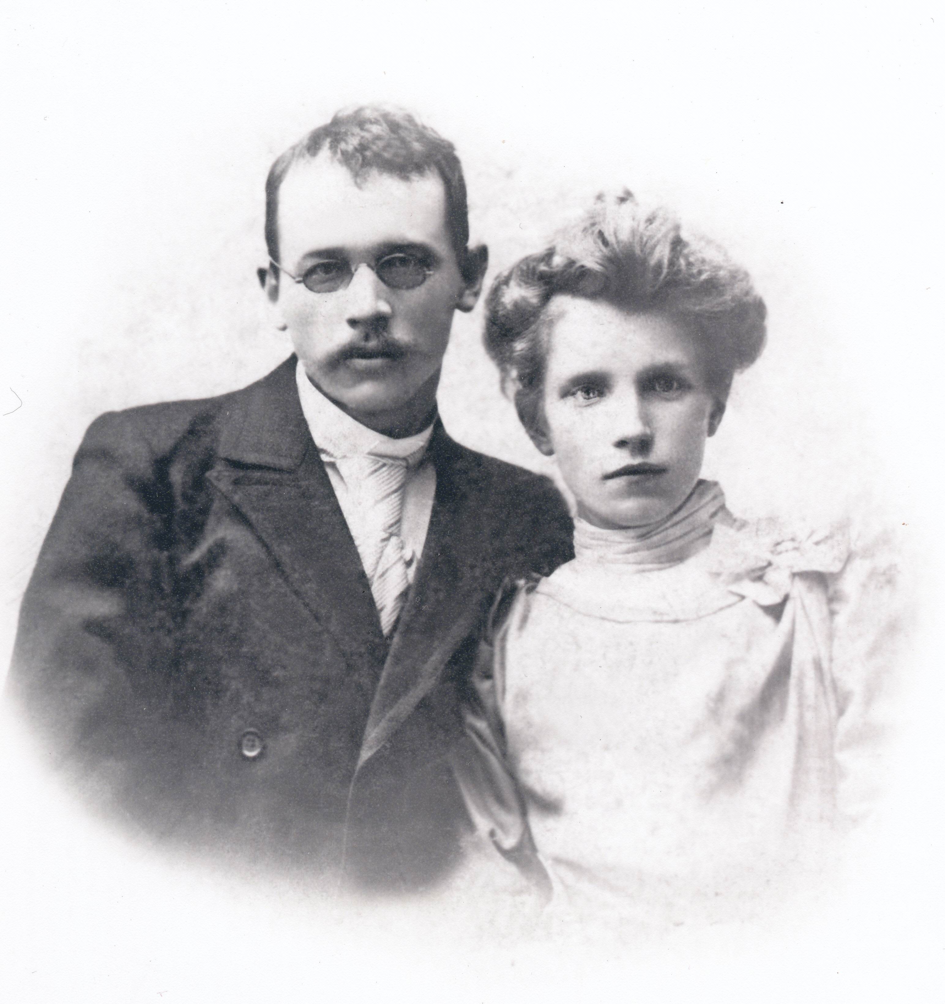 Молодожены Николай Иванович и Анна Павловна Дзюба, 1901 год